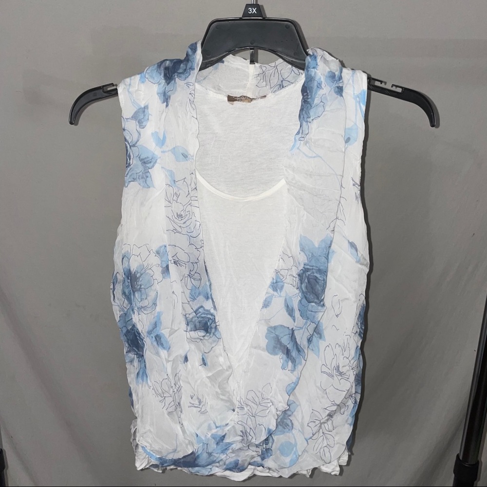 Carla Conti top size Medium floral faux wrap - Picture 2 of 7